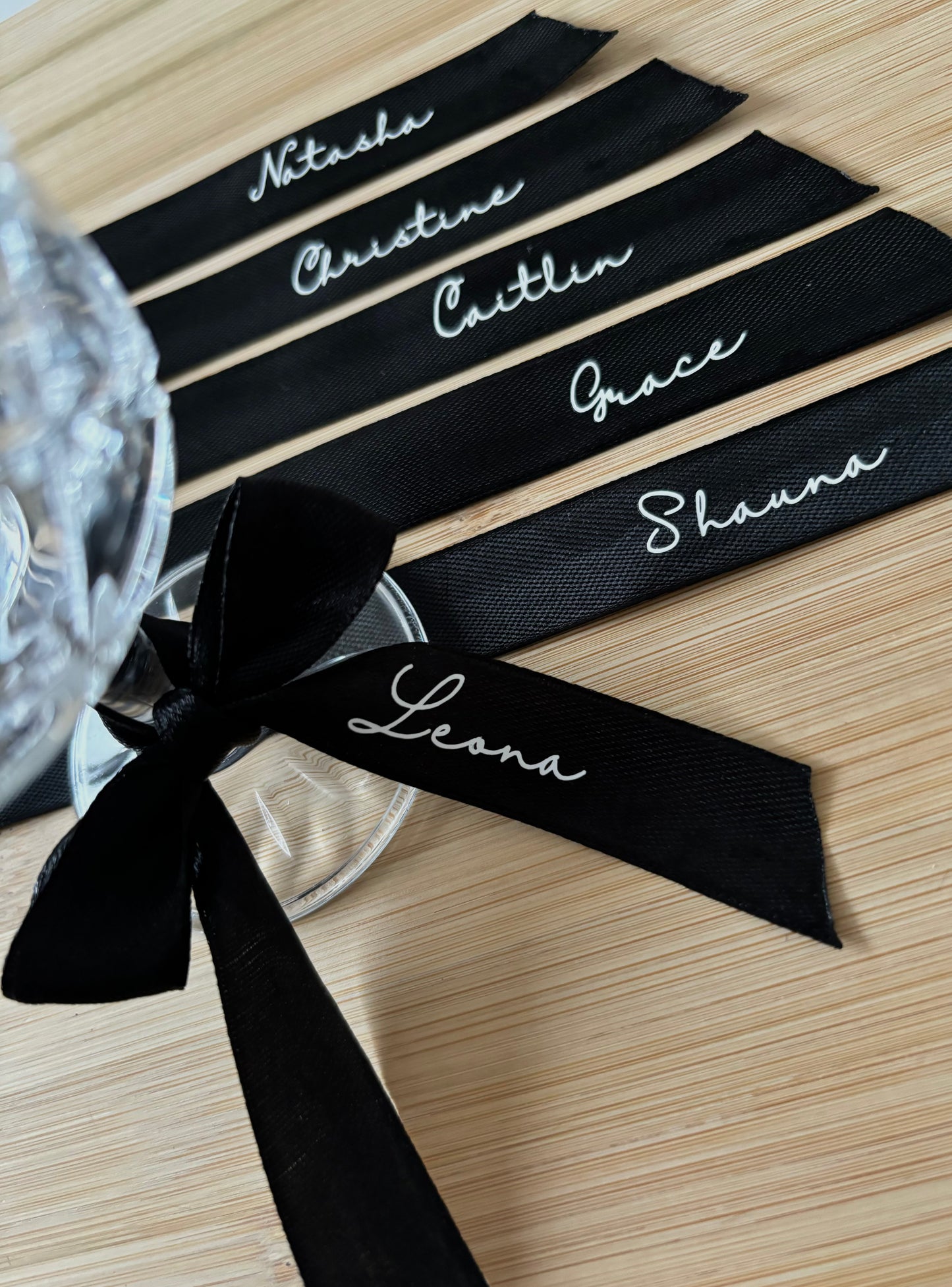 Personalisierte Schleifen für Hochzeiten