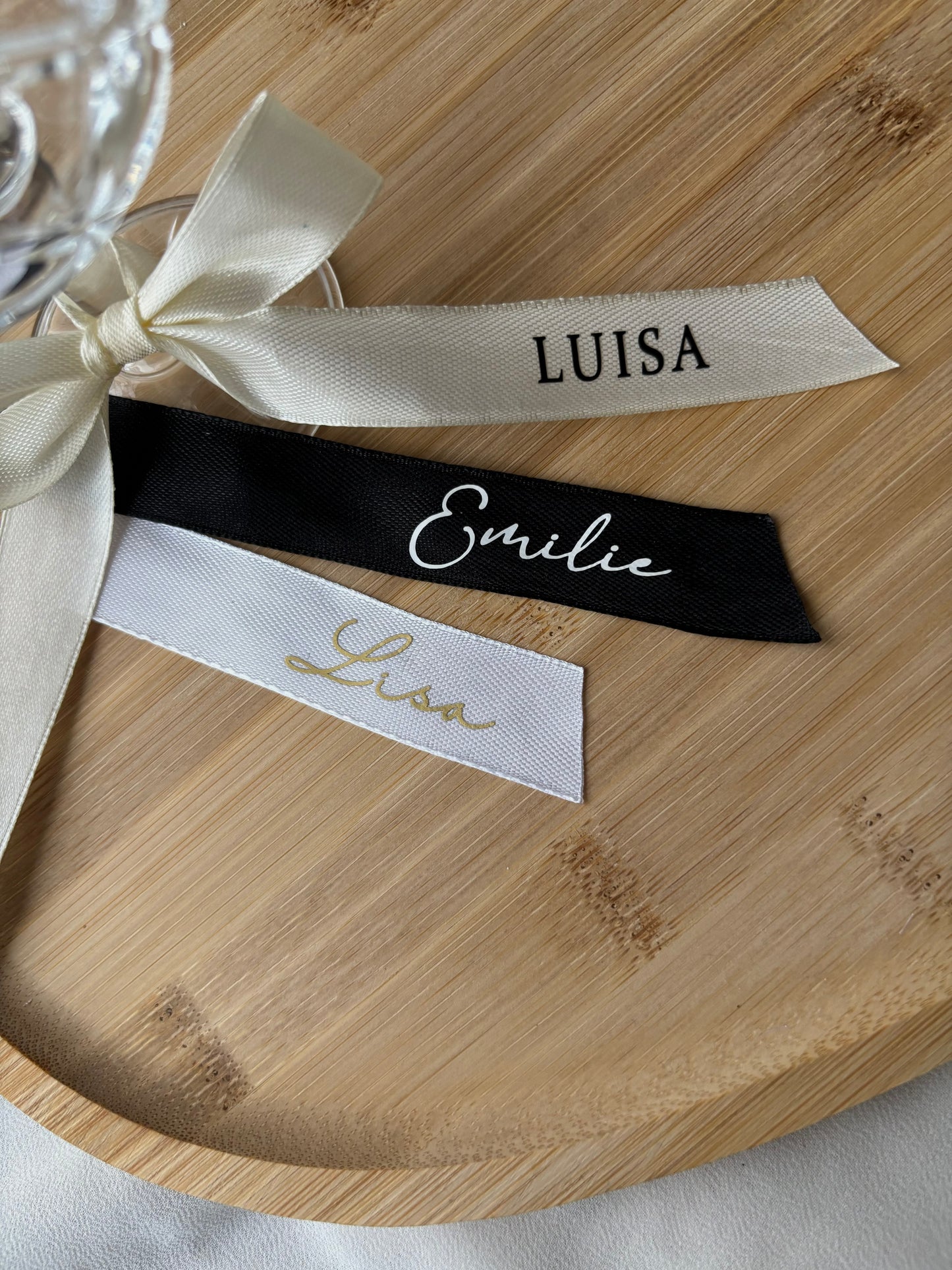 Personalisierte Schleifen für Hochzeiten