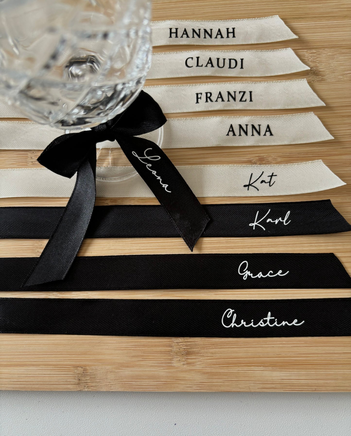 Personalisierte Schleifen für Hochzeiten