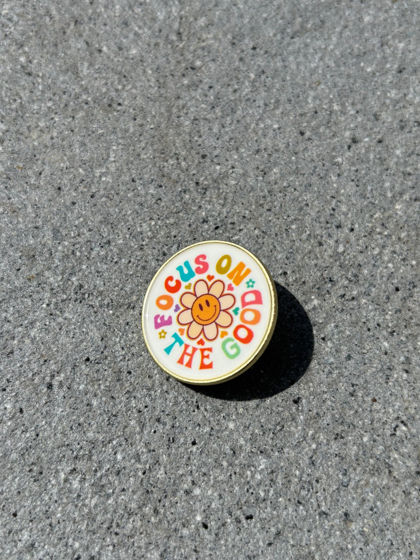 Anstecker „focus on the good“