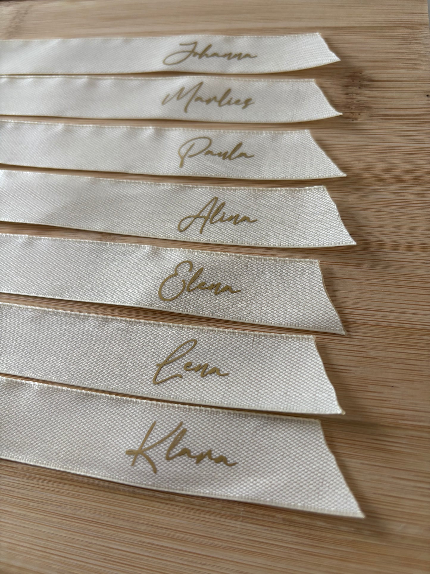 Personalisierte Schleifen für Hochzeiten