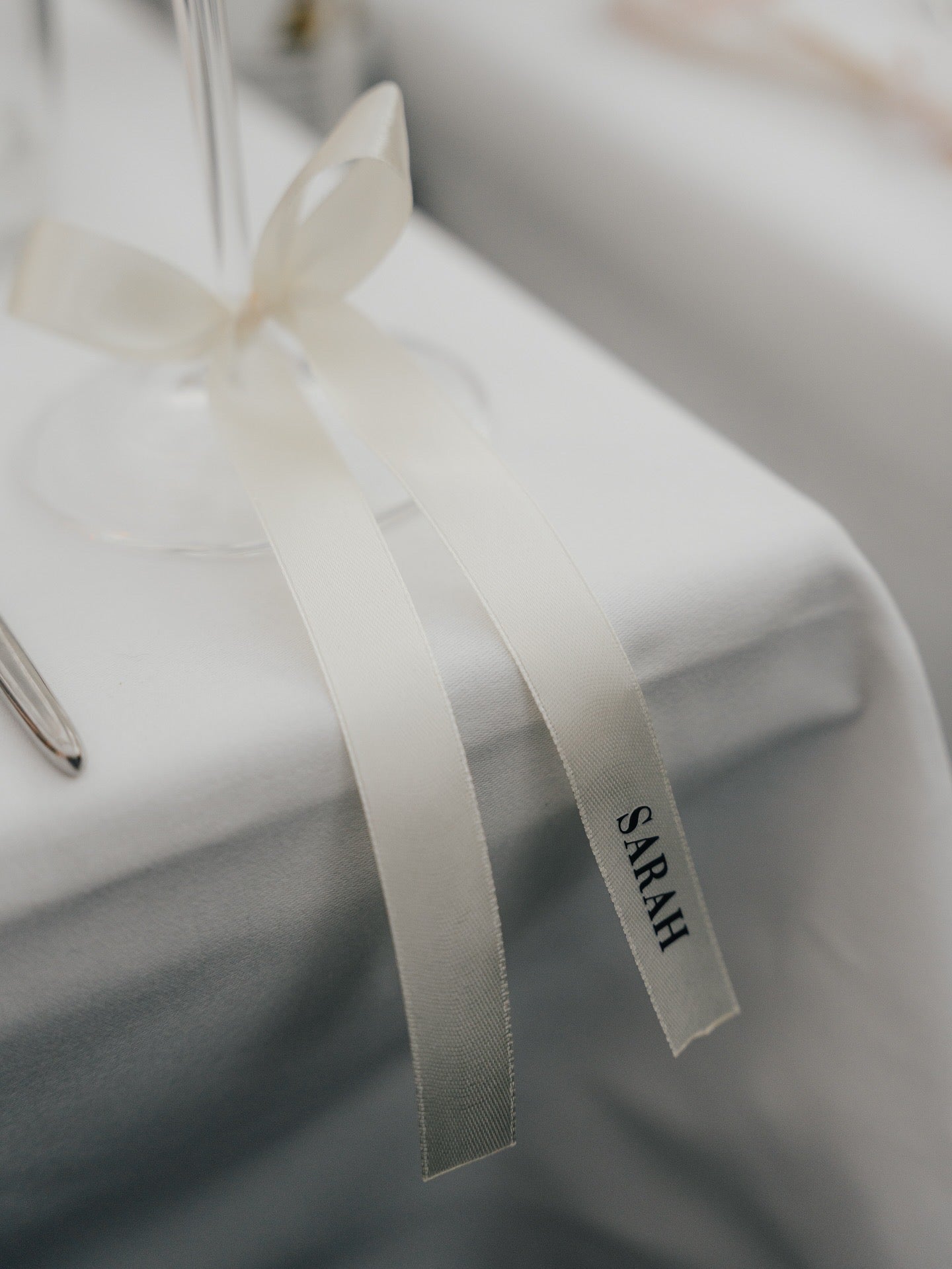 Personalisierte Schleifen für Hochzeiten