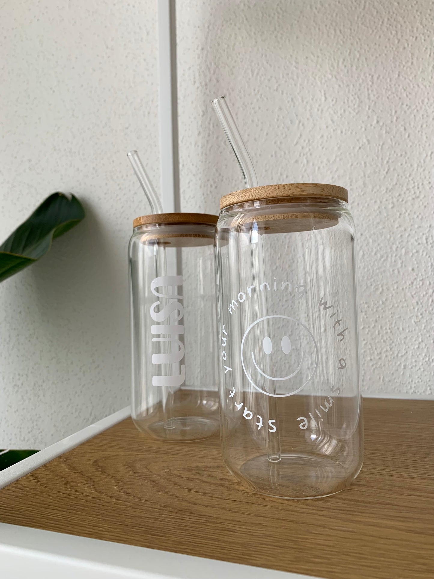 Glas "Name"