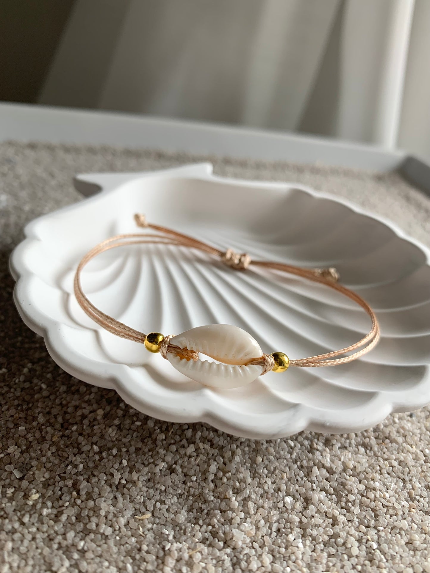 Schlichtes Muschelarmband