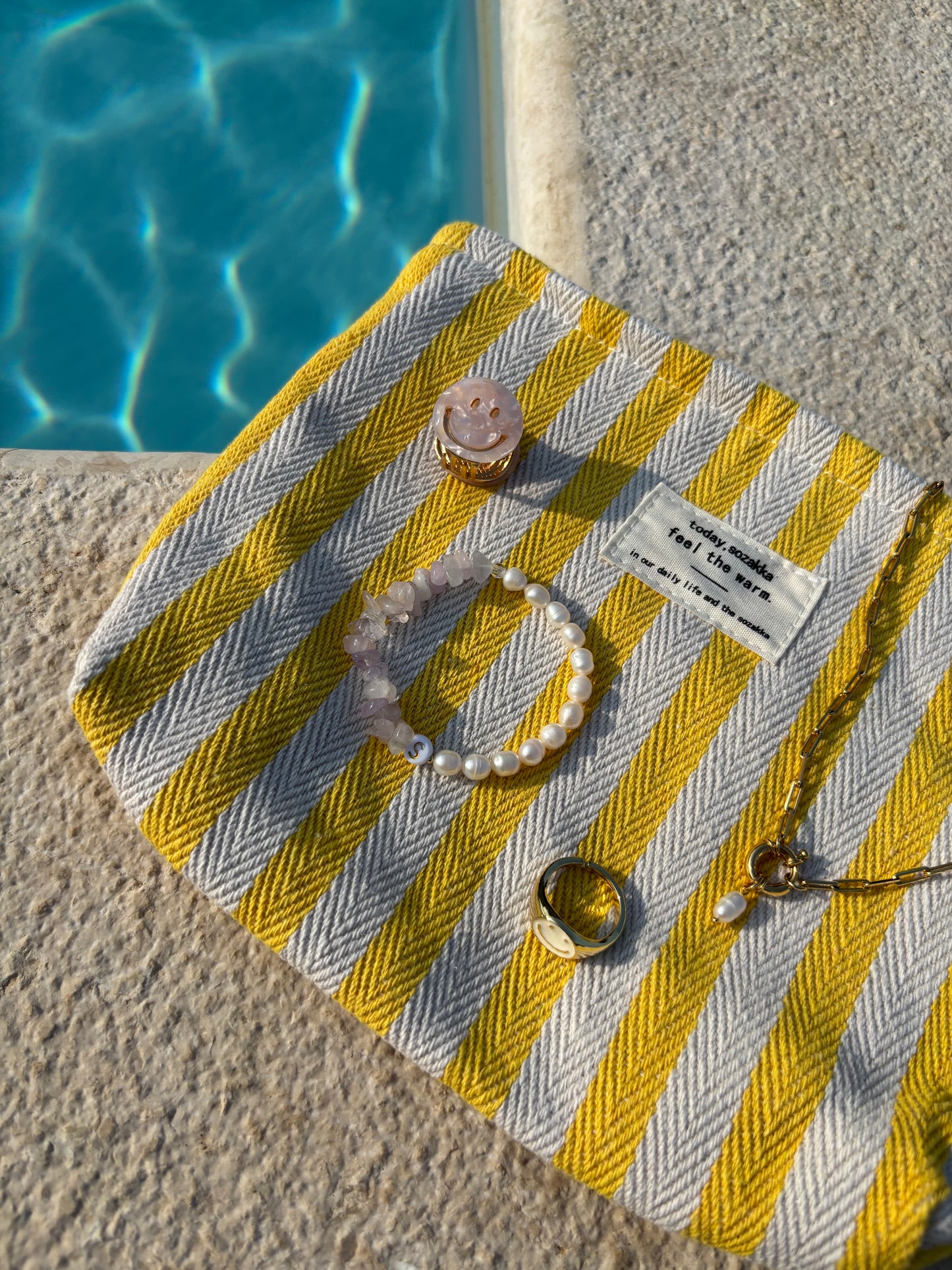 Armband mit Edelsteinen