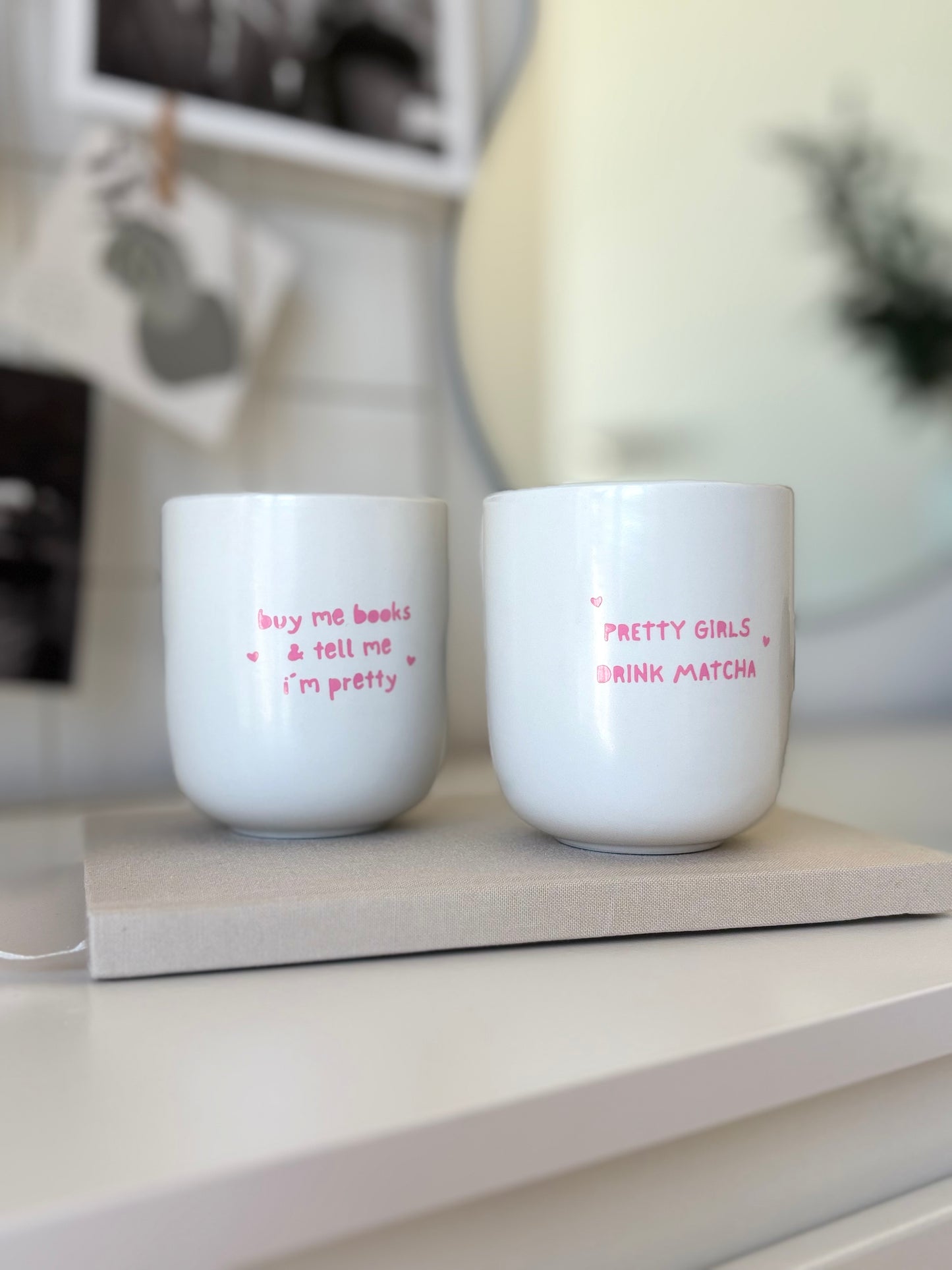 Tasse „buy me books & tell me i‘m pretty“