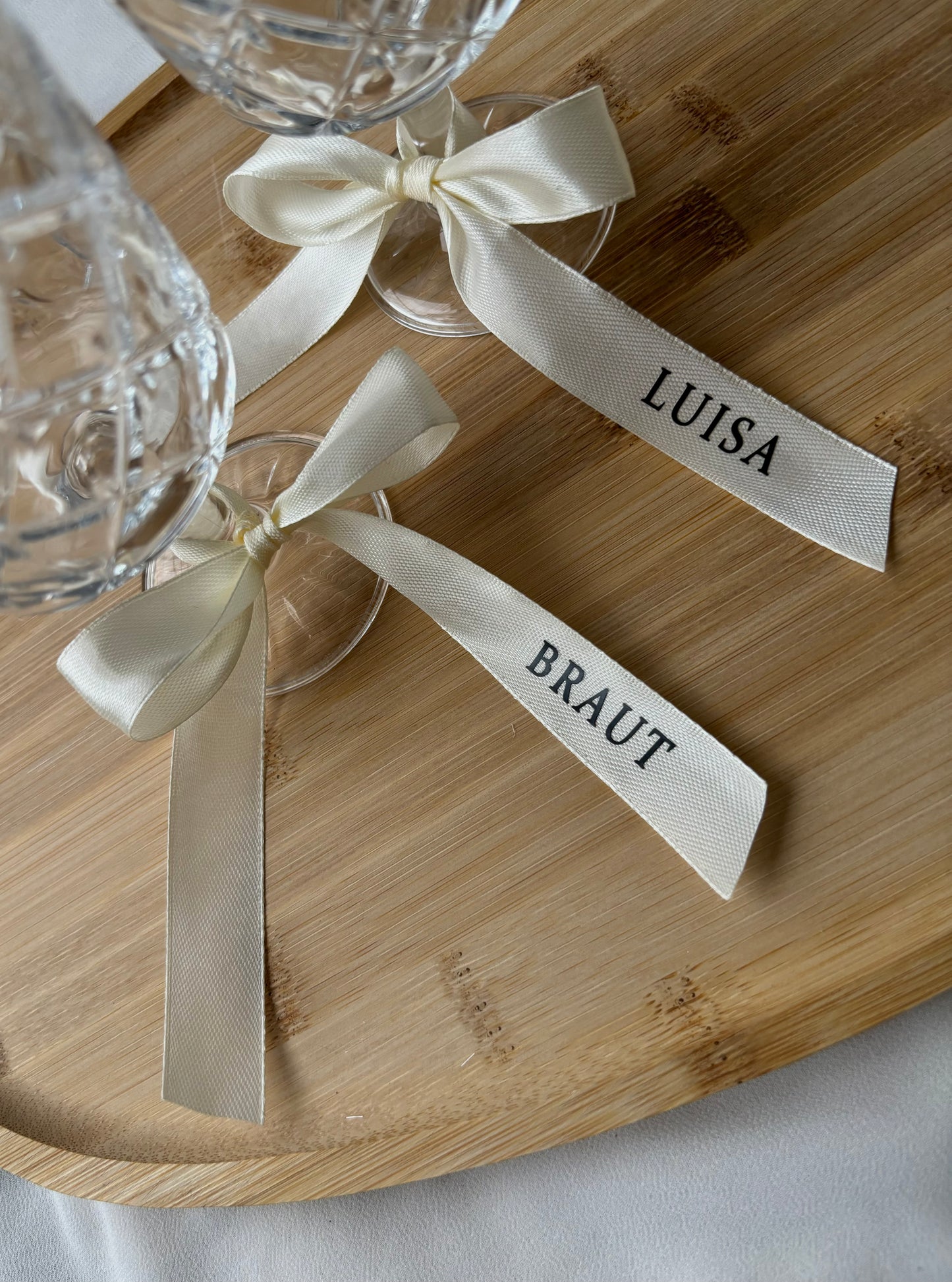 Personalisierte Schleifen für Hochzeiten