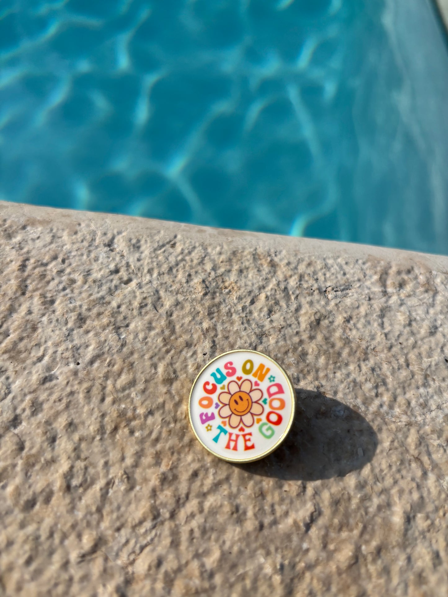 Anstecker „focus on the good“