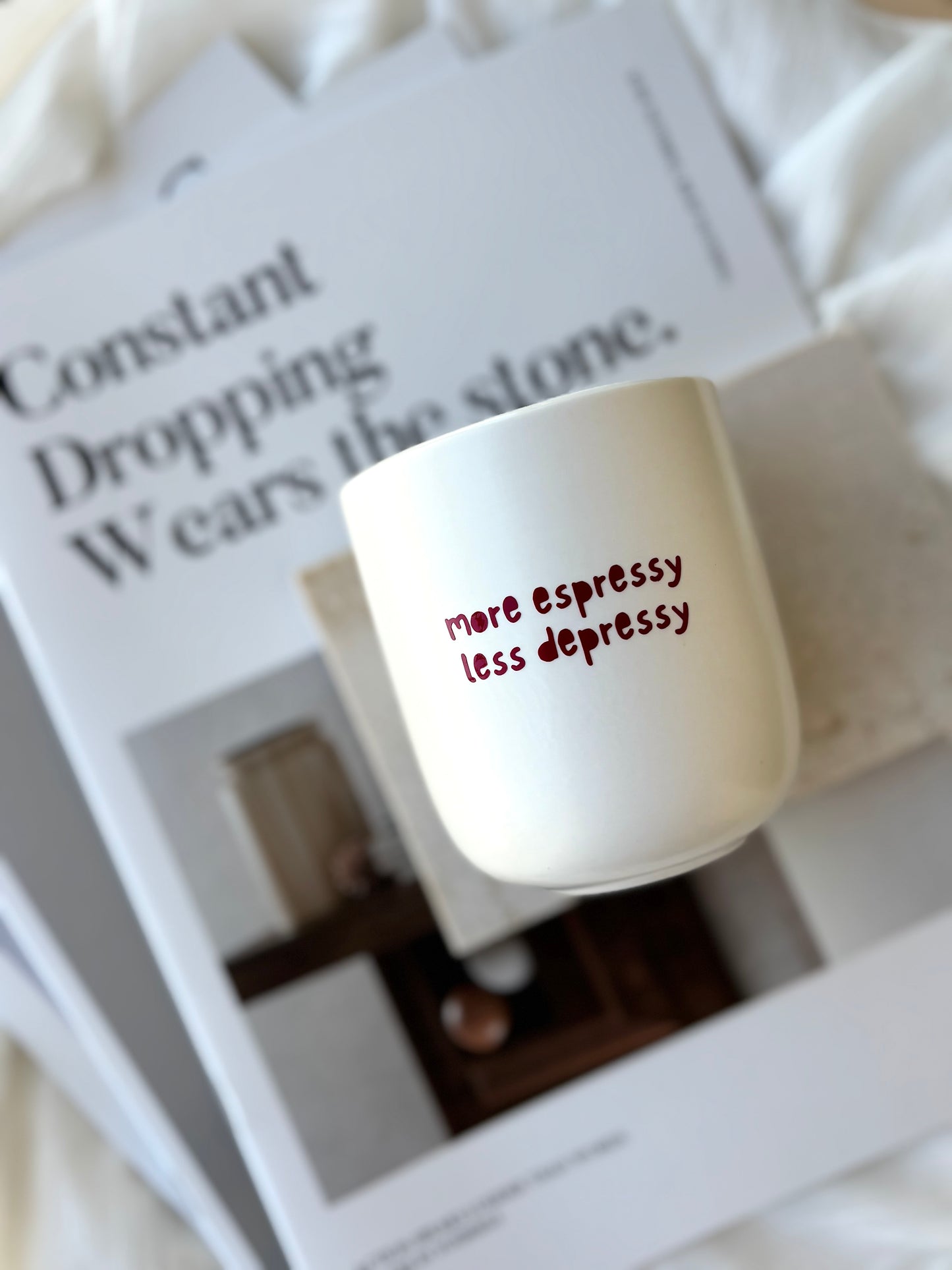 Tasse „more espressy, less depressy“