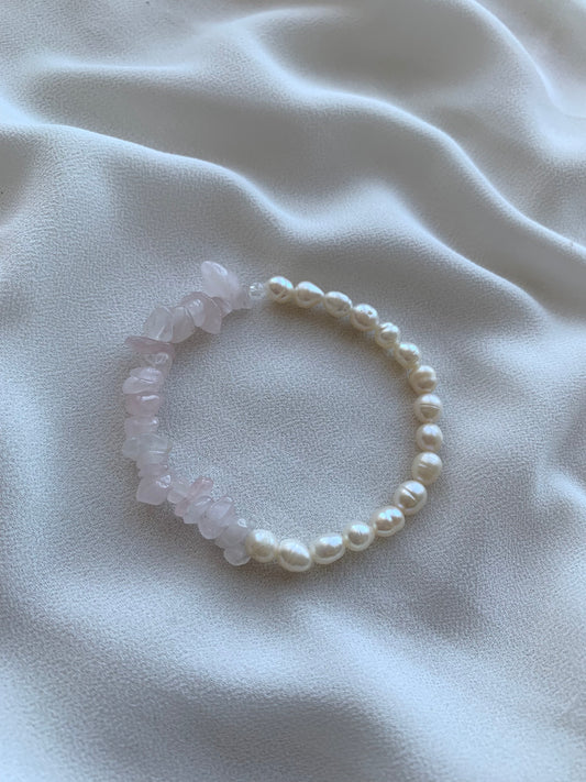 Armband mit Edelsteinen