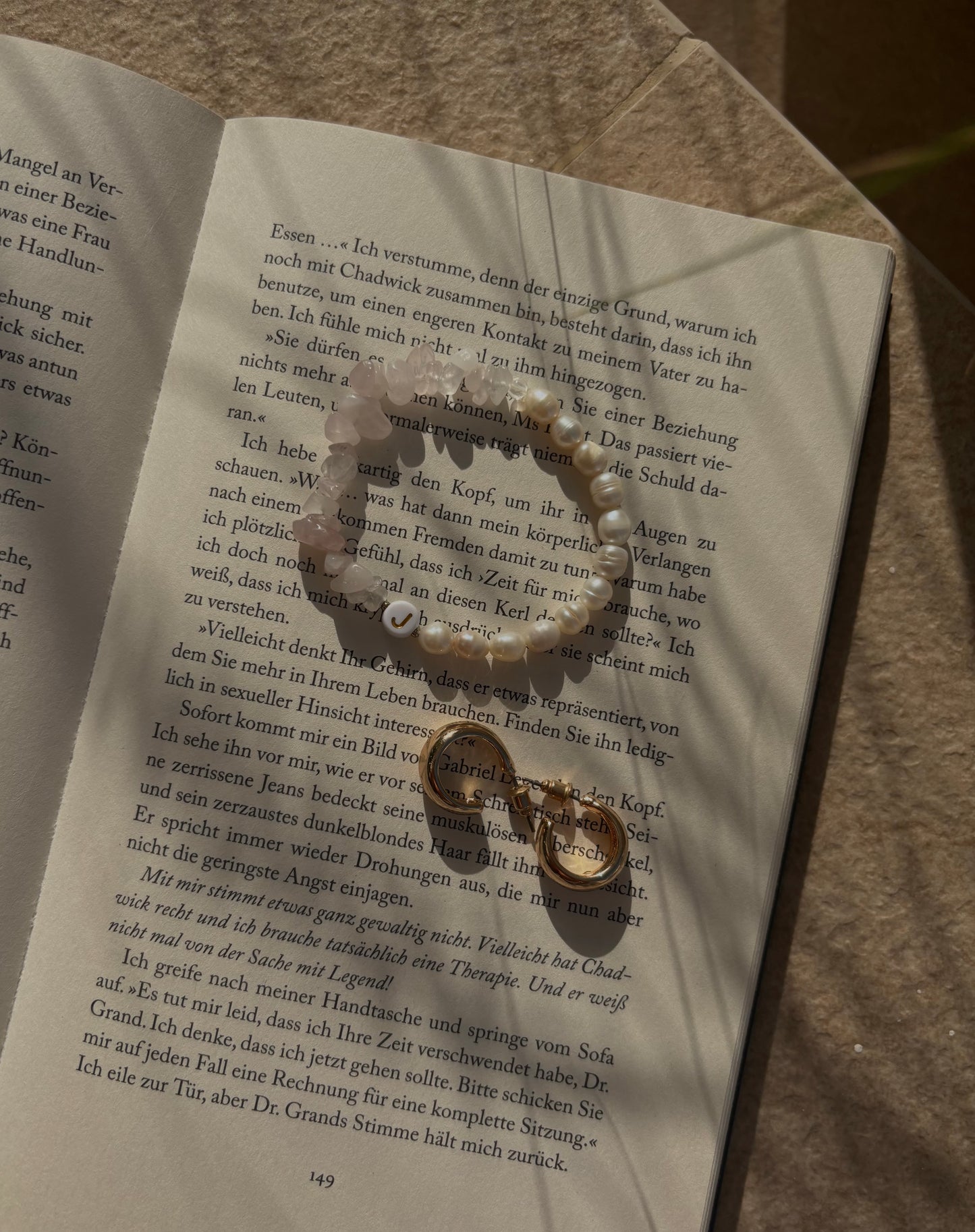 Armband mit Edelsteinen