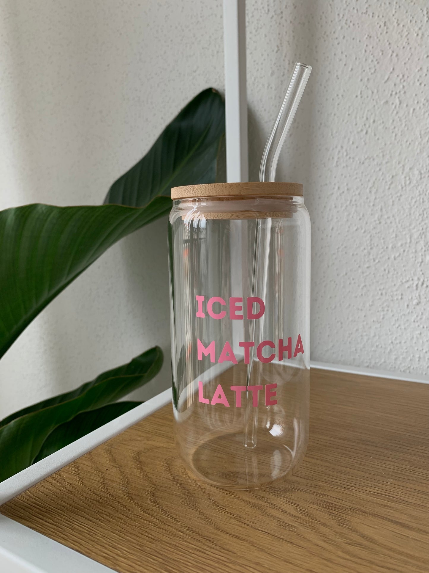 Glas „Iced Matcha Latte“