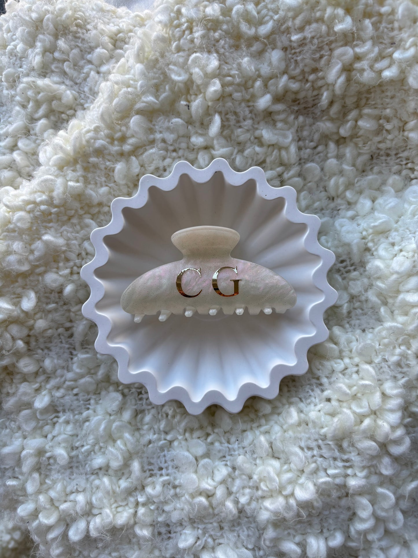 Haarklammer mit Buchstabe