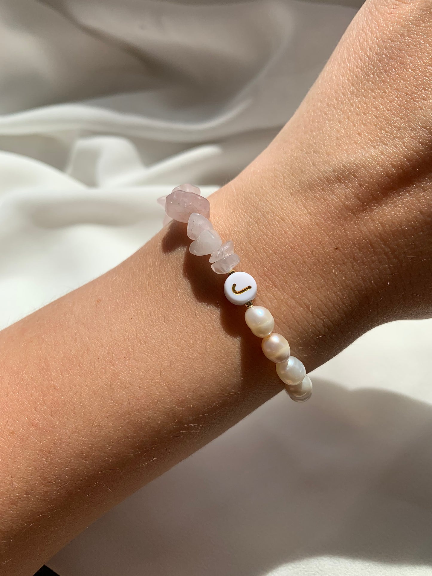 Armband mit Edelsteinen