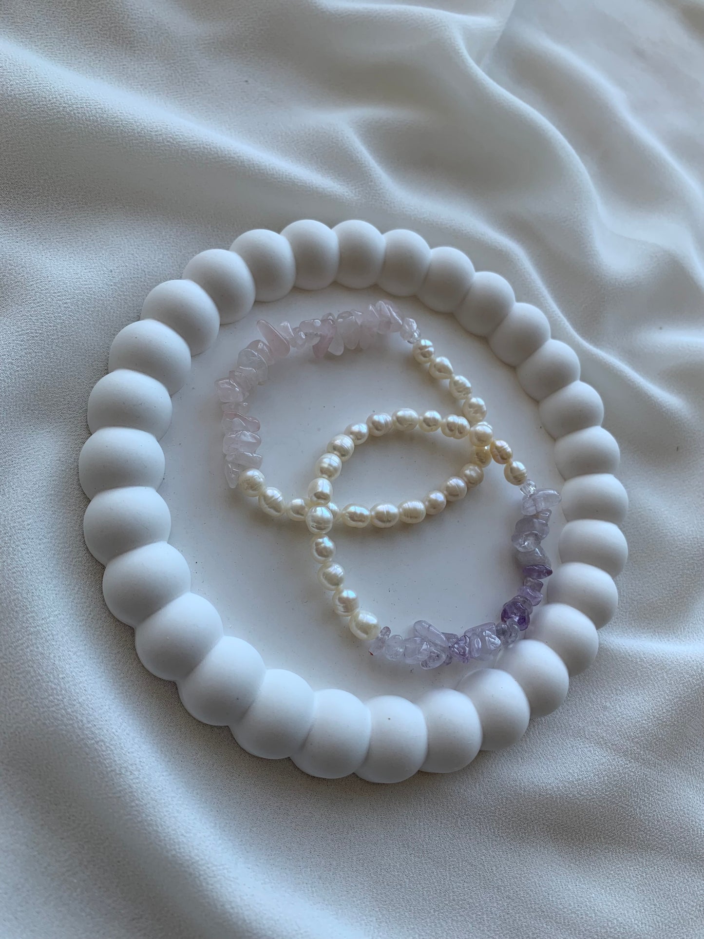 Armband mit Edelsteinen