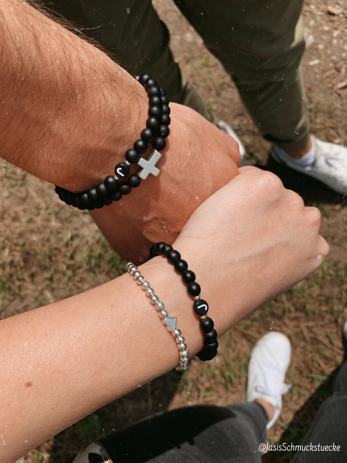 Perlenarmband, Kreuz