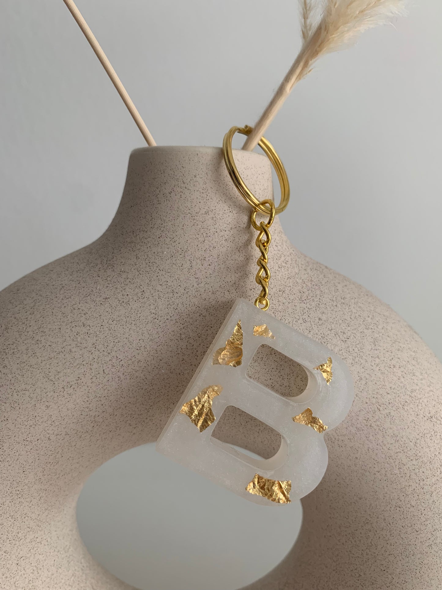 Buchstabe „weiß“